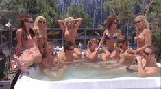 Голая грудь Сюзанн Стоукс в фильме «Обмороженные» фото #1