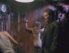 Голая Т.С. Уорнер в фильме «Искусство умирать» фото #3