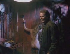 Голая Т.С. Уорнер в фильме «Искусство умирать» фото #4