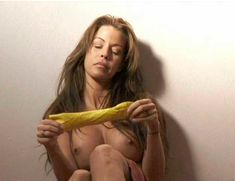 Голая Табита Стивенс в фильме «Горящие желания» фото #17