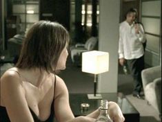 Голая Танди Пурен в фильме «Просто, как смерть» фото #1