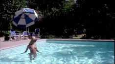 Голая Таня Бойд в фильме «Чёрный шампунь» фото #13