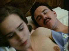 Голая Тара Фитцджеральд в сериале «Англосаксонские позы» фото #11