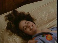 Голая Тара Фитцджеральд в сериале «Англосаксонские позы» фото #25