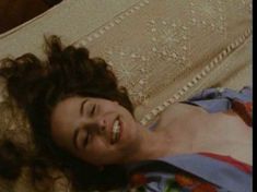 Голая Тара Фитцджеральд в сериале «Англосаксонские позы» фото #26