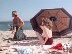 Голая Тара Штрохмайер в фильме «Пляж Малибу» фото #4