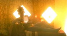 Голая Теган Мейер в фильме «Кризис тысячелетия» фото #3