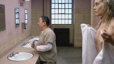 Голая Тейлор Шиллинг в сериале «Оранжевый — хит сезона» фото #20