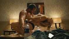 Голая Тереза Србова в сериале «Ответный удар» фото #1