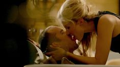 Голая Тереза Србова в сериале «Ответный удар» фото #5