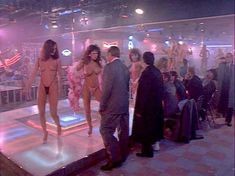 Красотка Тери Вейгель показала голую грудь в фильме «Кровь невинных» фото #2