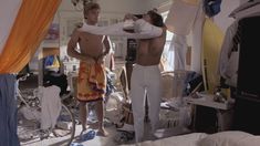 Голая Тил Робертс в фильме «Крепкие тела» фото #8