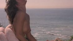 Голая Тил Робертс в фильме «Крепкие тела» фото #11