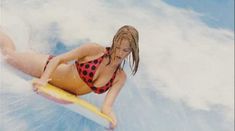 Голая Тиффани Ричардс в фильме «Король сёрферов» фото #1