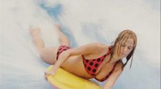 Голая Тиффани Ричардс в фильме «Король сёрферов» фото #2