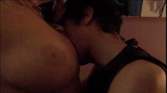 Голая Тиффани Стивенс в фильме «Группа» фото #1