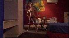 Голая Тиффани Стивенс в фильме «Группа» фото #10