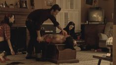 Голая Тиффани Шепис в фильме «Жестокий вид» фото #1