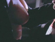 Голая Тиффани Шепис в фильме «Кровавая резня» фото #13