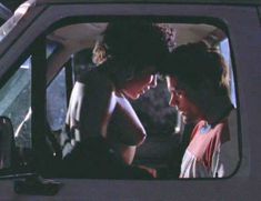 Голая Тиффани Шепис в фильме «Кровавая резня» фото #15