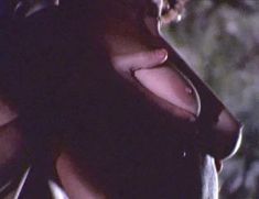 Голая Тиффани Шепис в фильме «Кровавая резня» фото #18