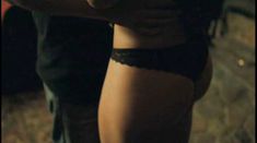 Голая Тиффани Шепис в фильме «Прирожденный убийца» фото #2