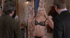 Кадры с голой Тони Коллетт в фильме «Последний кадр» фото #2