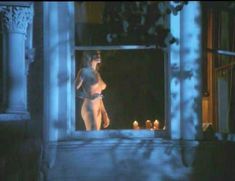 Голая Тони Ли в фильме «Горячая неделя» фото #5