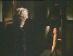 Голая Тони Ли в фильме «Горячая неделя» фото #12