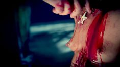 Голая Тоня Кэй в фильме «Фабрика смерти» фото #11