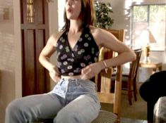 Голая Тоня Ричардсон в фильме «Я знаю, что вы снимали этим летом» фото #1