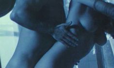 Голая Тоуни Китаен в фильме «Плэйбэк» фото #4