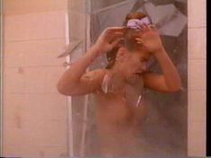 Голая Тоуни Китаен в фильме «Хрустальное сердце» фото #6