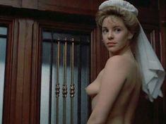 Голая Трейси Линд в фильме «Дорога на Вэлвилл» фото #2