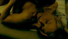 Голая Трине Дюрхольм в фильме «Мыло» фото #40