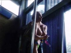 Голая Трине Микельсен в фильме «Идиоты» фото #7