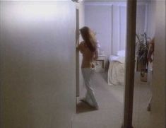 Голая Трэйси Скоггинс в фильме «Последние желания» фото #1