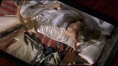 Голая Тува Новотны в фильме «В дурмане» фото #16