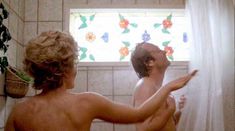 Голая Тьюзди Уэлд в фильме «Сериал» фото #1