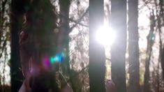 Голая Тэмзин Мёрчант в сериале «Салем» фото #2