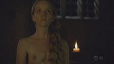 Голая Тэмзин Мёрчант в сериале «Тюдоры» фото #55