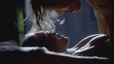 Голая Тэмзин Эджертон в сериале «Камелот» фото #28