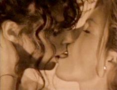 Голая Тэмми Паркс в фильме «Время игры» фото #2