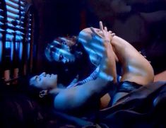 Голая Тэмми Паркс в фильме «Киберзона» фото #3