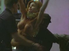 Голая Тэмми Паркс в фильме «Тихие дни в Голливуде» фото #4