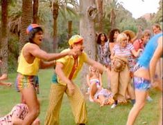 Голая Уолли Энн Уортон в фильме «Последнее средство» фото #1