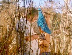 Голая Уолли Энн Уортон в фильме «Последнее средство» фото #2