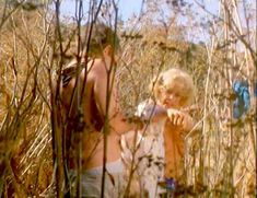 Голая Уолли Энн Уортон в фильме «Последнее средство» фото #3