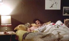 Полностью голая Урсула Андресс в фильме «Чувственная медсестра» фото #1