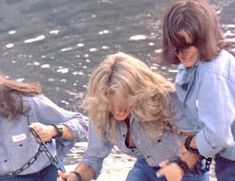 Голая Фарра Фосетт в сериале «Ангелы Чарли» фото #4